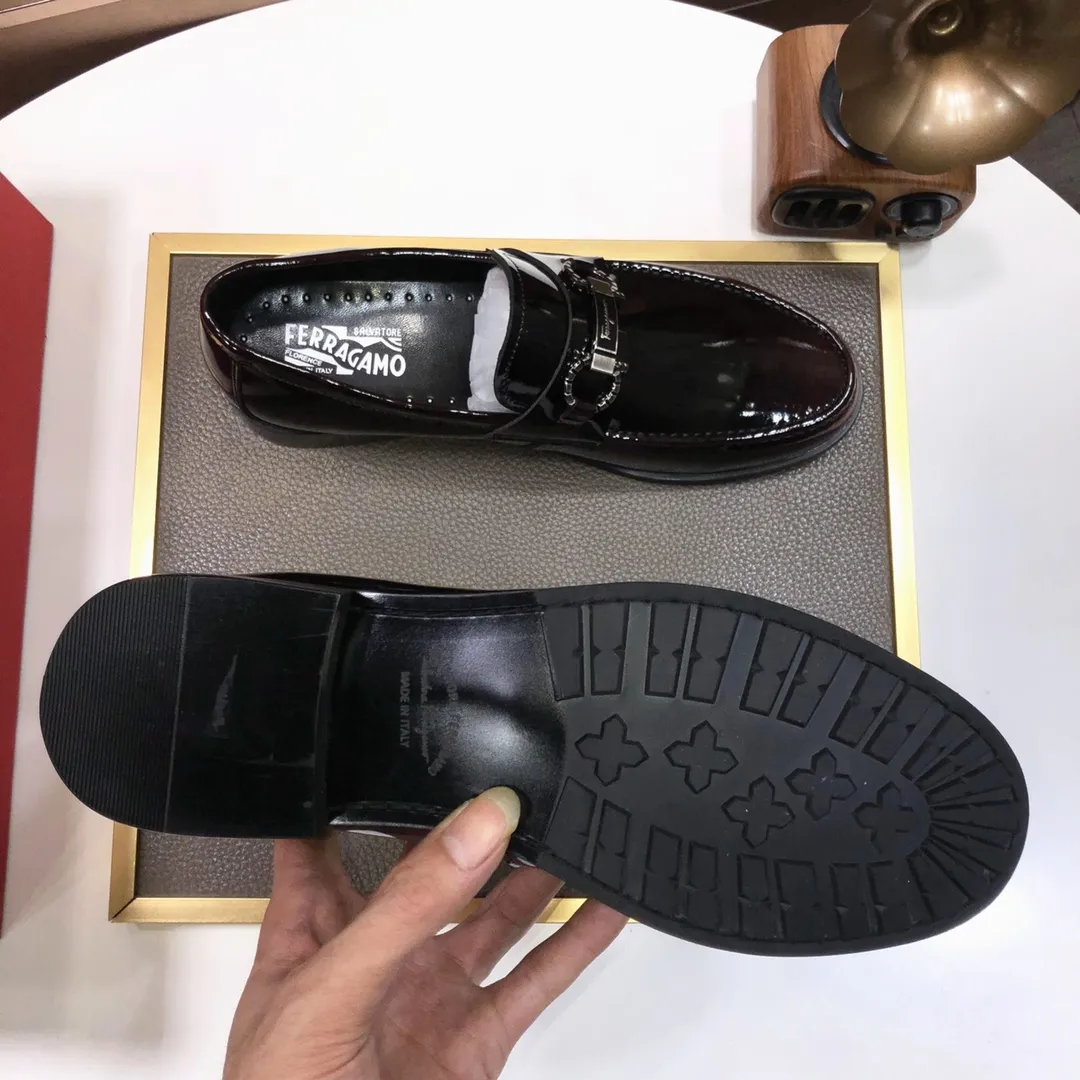 Men's shoes💰480💰[Ferragamo/Ferragamo] The latest model in the counter. Original imported high-quality cowhide with open sides + imported sheepskin lining + original luxury metal buckle + original combination outsole. Comparison without pressure. 38--45 (45 is custom-made and cannot be returned or exchanged)